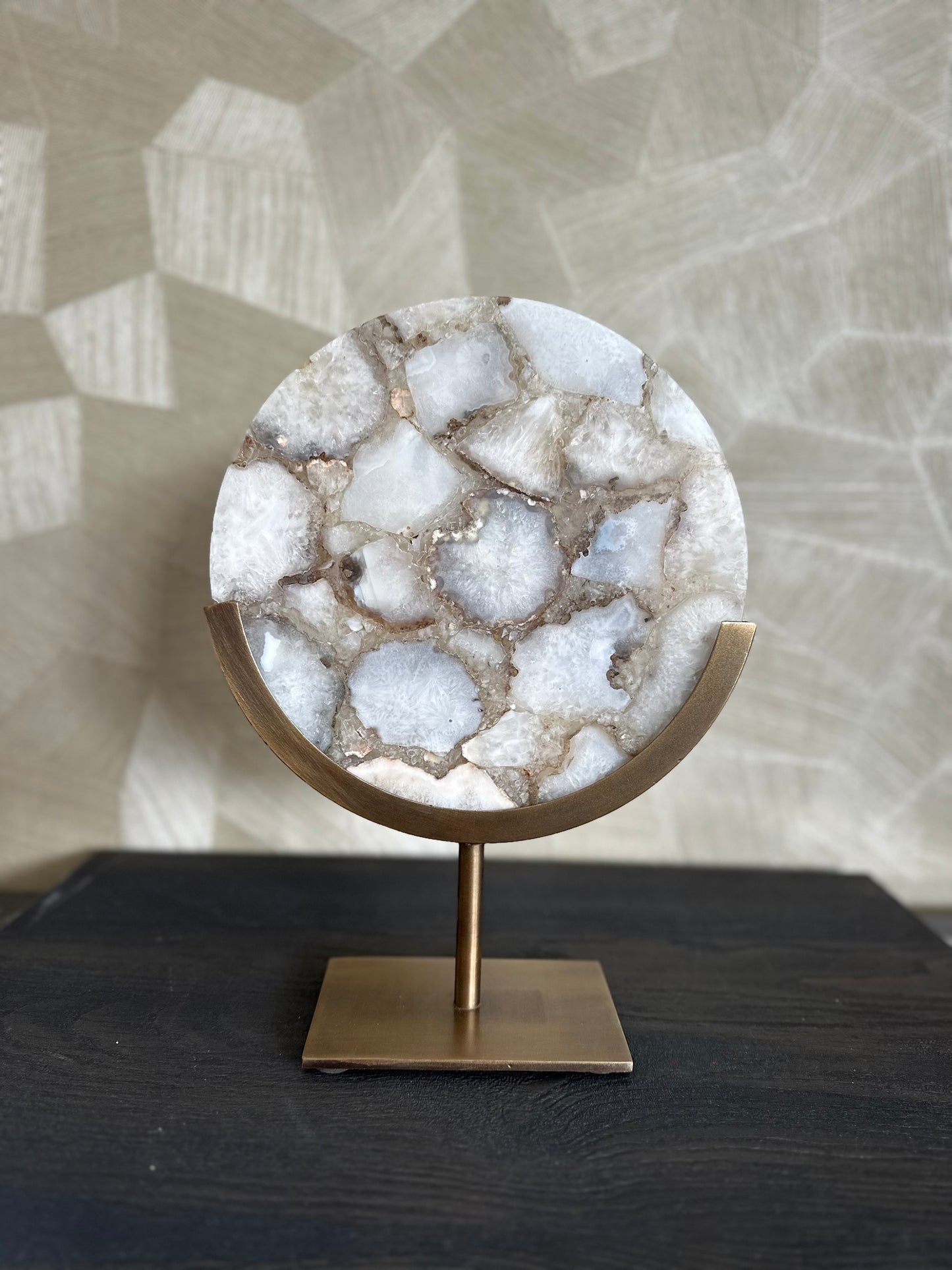 Ornament GOUYA – Wit Agaat en Antiek Brons | 25x11x35 cm
