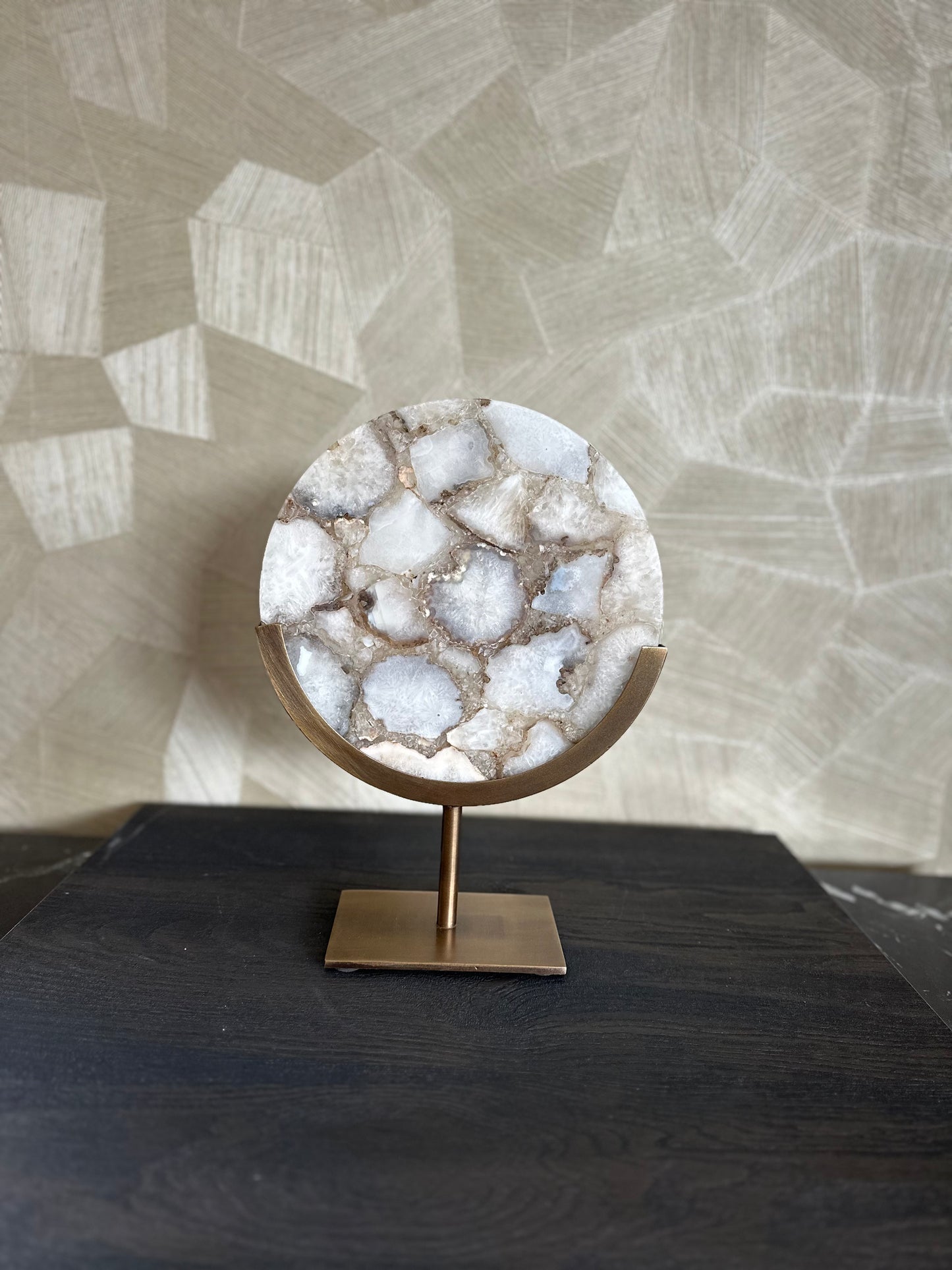 Ornament GOUYA – Wit Agaat en Antiek Brons | 25x11x35 cm